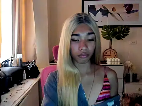 Snapshot of CharlotteMavis chatting on 07.20.26 CharlotteMavis online show from 07.20.26