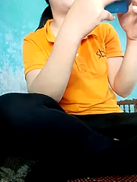Snapshot of linhbe96xxx chatting on 11.29.25 linhbe96xxx online show from 11.29.25