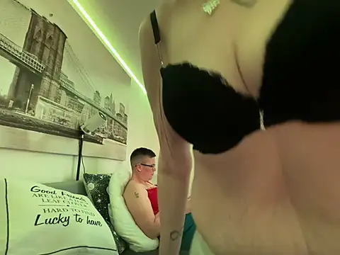 Curvy-Jinx online show from 04.04.26