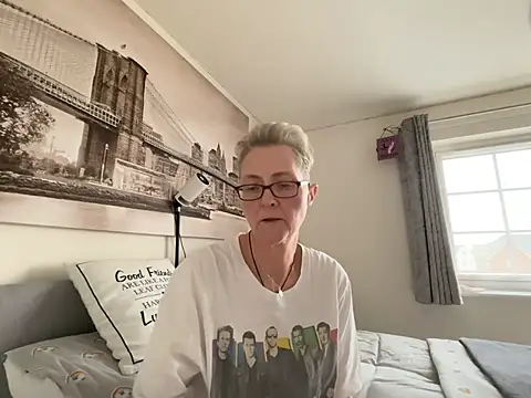 Curvy-Jinx online show from 04.10.26