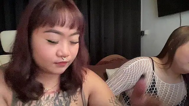Bella Bumzyyy online show from 11.16.25