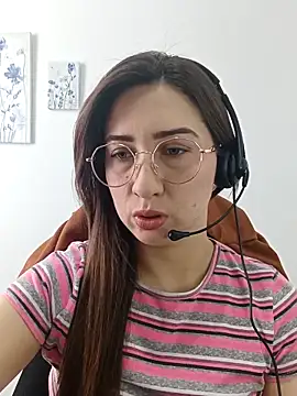 Snapshot of SUSY__06 chatting on 10.15.25 SUSY 06 online show from 10.15.25