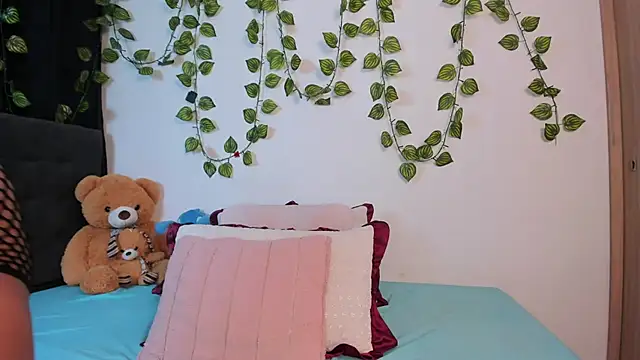 Delilah 85 online show from 10.11.25