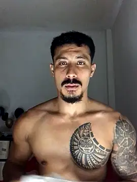 Snapshot of Owenferrara chatting on 11.23.25 Owenferrara online show from 11.23.25