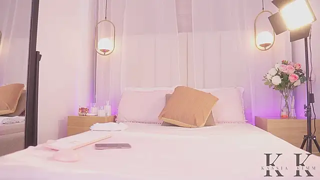 kassia kim online show from 04.14.26