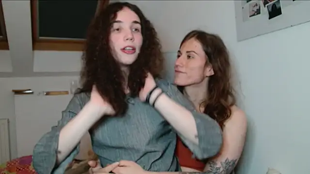 Snapshot of tsbubbles760 chatting on 10.16.25 tsbubbles760 online show from 10.16.25