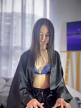 Sofi Leal online show from 04.20.26