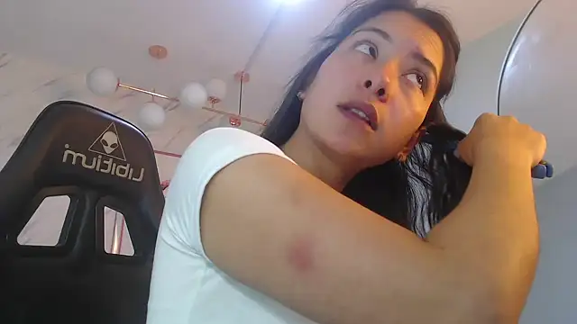 victoria hernandez t  online show from 03.12.26