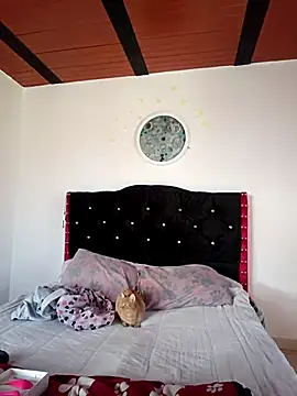 Isa Acosta online show from 11.22.25