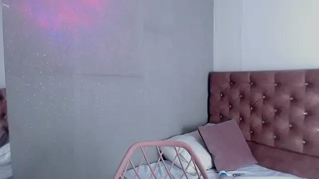 Snapshot of Stefany_44 chatting on 11.14.25 Stefany 44 online show from 11.14.25