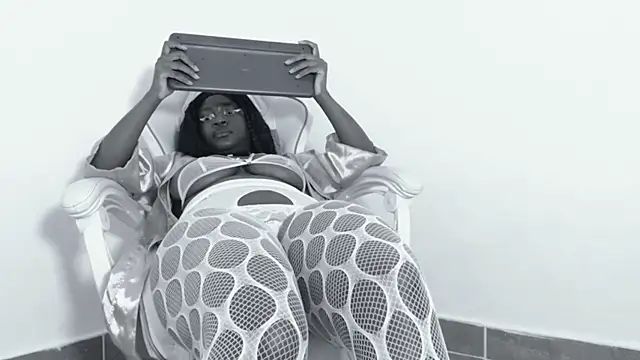 hoot emily online show from 09.12.25