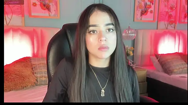 TifannyWolf  online show from 11.15.25