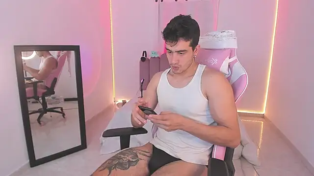 CamCumBoy online show from 12.04.25