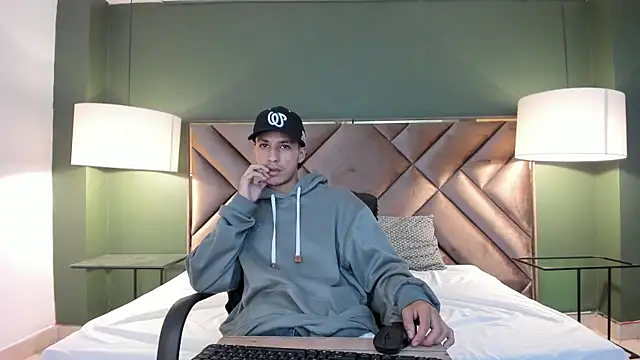 Snapshot of Marcus_Jeron chatting on 10.22.25 Marcus Jeron online show from 10.22.25