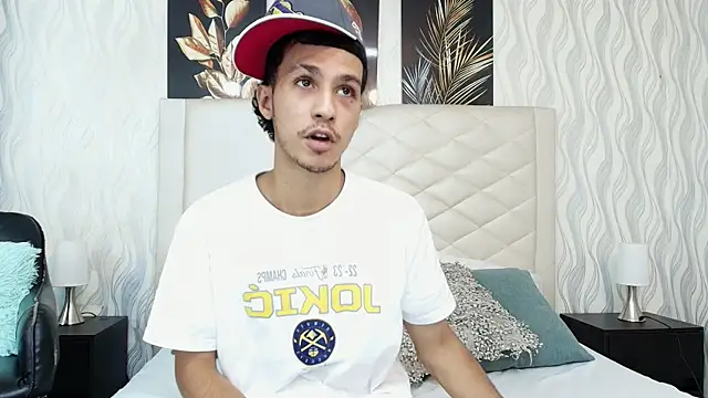 Snapshot of Marcus_Jeron chatting on 10.27.25 Marcus Jeron online show from 10.27.25