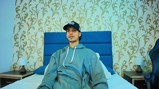 Snapshot of Marcus_Jeron chatting on 11.02.25 Marcus Jeron online show from 11.02.25