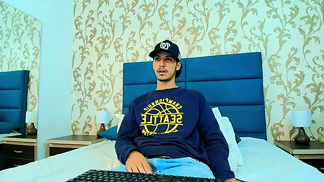 Snapshot of Marcus_Jeron chatting on 11.12.25 Marcus Jeron online show from 11.12.25