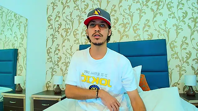 Snapshot of Marcus_Jeron chatting on 11.21.25 Marcus Jeron online show from 11.21.25