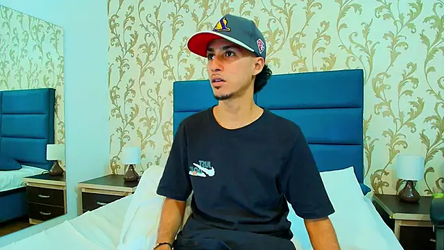 Snapshot of Marcus_Jeron chatting on 11.22.25 Marcus Jeron online show from 11.22.25