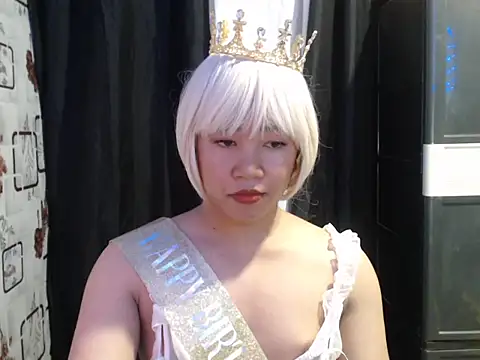 Snapshot of slut_clio chatting on 10.22.25 slut clio online show from 10.22.25