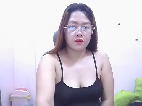 WildPussy4uxx online show from 11.25.25