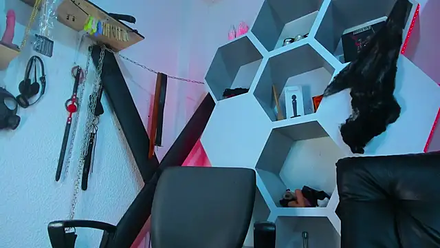 Snapshot of Madame_Deborass chatting on 10.14.25 Madame Deborass online show from 10.14.25