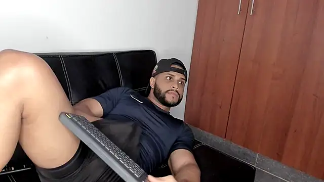 Pier Simons online show from 10.23.25