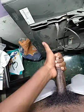 Snapshot of tamilnomad69 chatting on 10.18.25 tamilnomad69 online show from 10.18.25