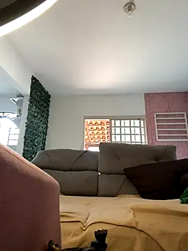 Chloe Leaozinho online show from 11.07.25