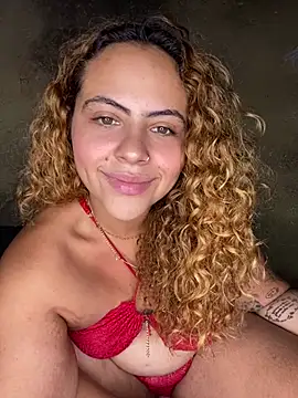 Chloe Leaozinho online show from 04.18.26