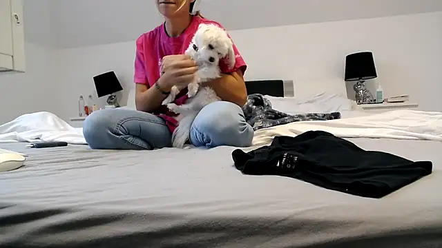 Snapshot of ArabianMalikah chatting on 10.20.25 ArabianMalikah online show from 10.20.25