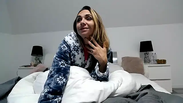 Snapshot of ArabianMalikah chatting on 11.10.25 ArabianMalikah online show from 11.10.25