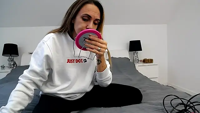 Snapshot of ArabianMalikah chatting on 11.11.25 ArabianMalikah online show from 11.11.25