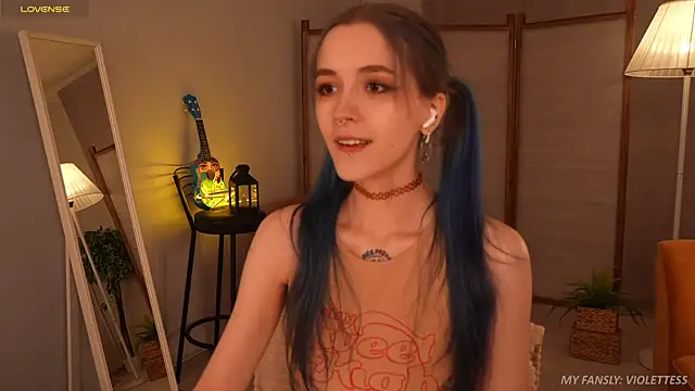 violetesa online show from 10.24.25