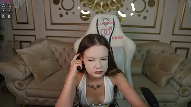 Snapshot of Claire_Dreams chatting on 09.11.25 Claire Dreams online show from 09.11.25