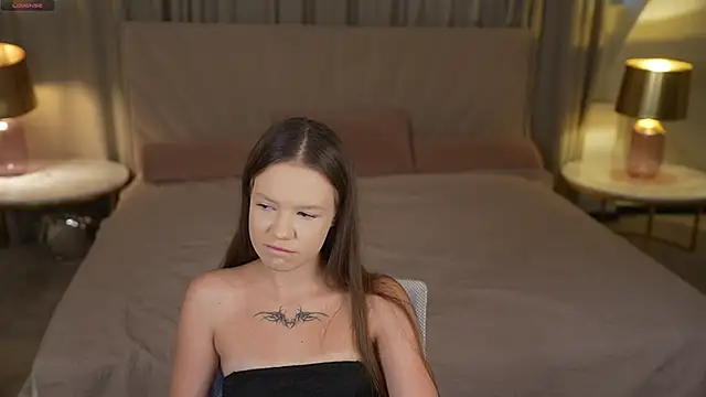 Snapshot of Claire_Dreams chatting on 10.08.25 Claire Dreams online show from 10.08.25