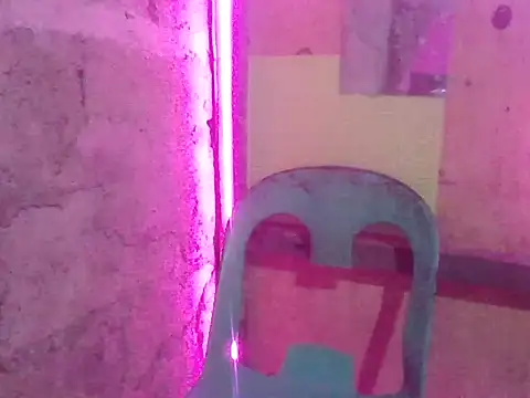 Shyra Mae online show from 04.03.26