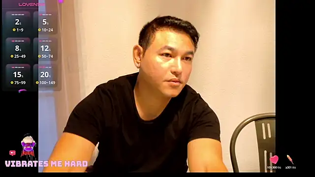 Snapshot of AsianBoy_WhiteDaddy chatting on 09.26.25 AsianBoy WhiteDaddy online show from 09.26.25