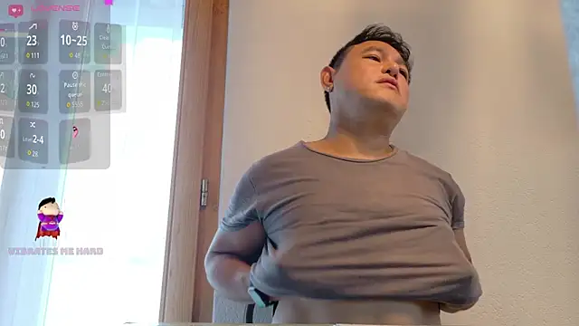 Snapshot of AsianBoy_WhiteDaddy chatting on 09.28.25 AsianBoy WhiteDaddy online show from 09.28.25