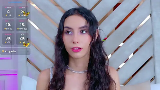 Snapshot of Sarah-Grace chatting on 11.15.25 Sarah-Grace online show from 11.15.25