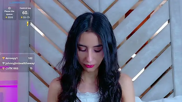 Snapshot of Sarah-Grace chatting on 11.20.25 Sarah-Grace online show from 11.20.25