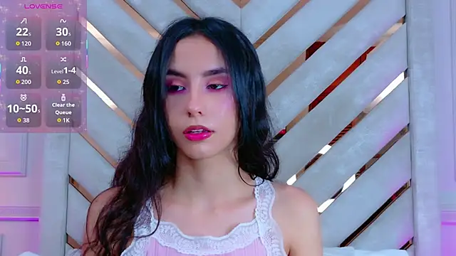 Snapshot of Sarah-Grace chatting on 12.03.25 Sarah-Grace online show from 12.03.25