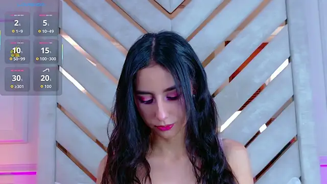 Snapshot of Sarah-Grace chatting on 12.05.25 Sarah-Grace online show from 12.05.25