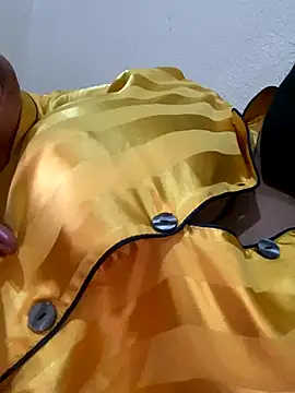 Snapshot of Nottella chatting on 11.11.25 Nottella online show from 11.11.25