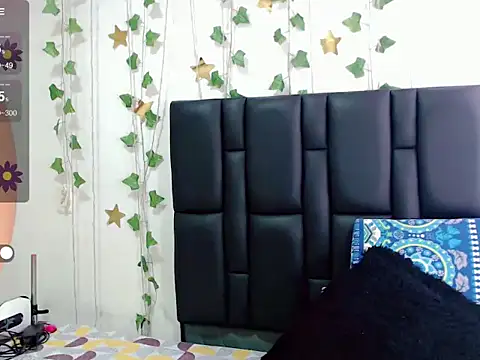 Snapshot of sara_arias00 chatting on 09.19.25 sara arias00 online show from 09.19.25