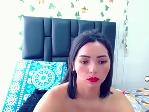Snapshot of sara_arias00 chatting on 09.26.25 sara arias00 online show from 09.26.25