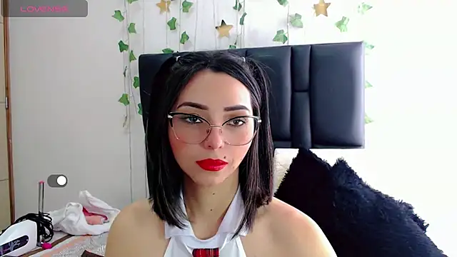 Snapshot of sara_arias00 chatting on 10.03.25 sara arias00 online show from 10.03.25