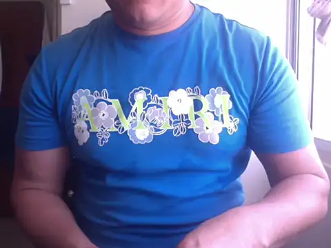 Snapshot of zeusmasterhorny chatting on 09.19.25 zeusmasterhorny online show from 09.19.25