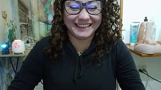 Snapshot of greeneyes_nurse chatting on 04.25.26 greeneyes nurse online show from 04.25.26