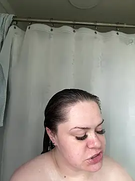 Snapshot of mommyxxmilkerxx chatting on 04.20.26 mommyxxmilkerxx online show from 04.20.26